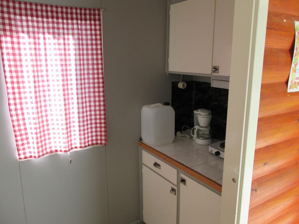 Stoede Camping Edsta Стая снимка